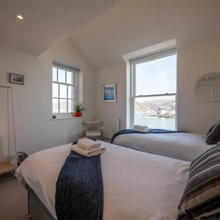 Riverside Apartment With Stunning Views & Patio Kingswear Exterior photo