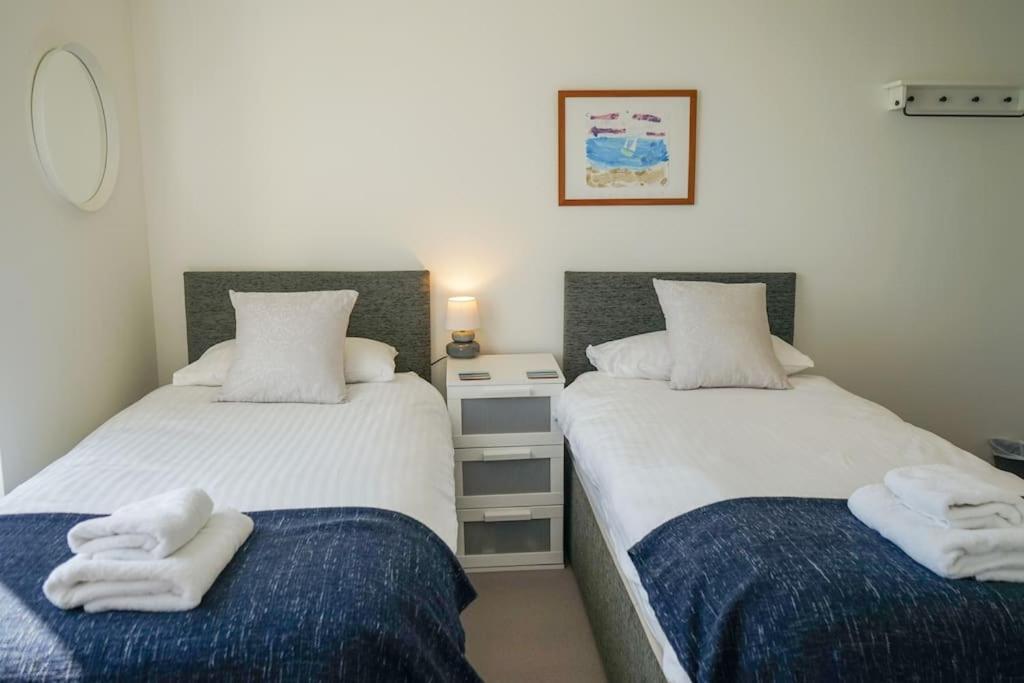Riverside Apartment With Stunning Views & Patio Kingswear