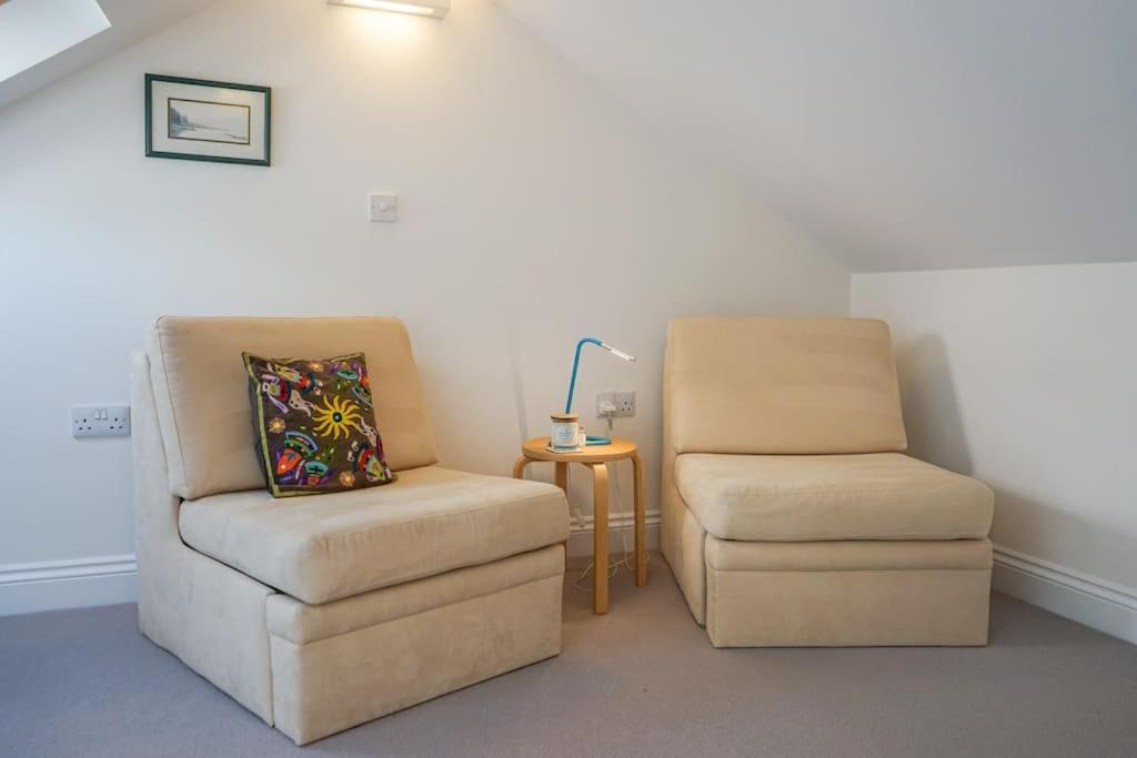 Riverside Apartment With Stunning Views & Patio Apartment Kingswear