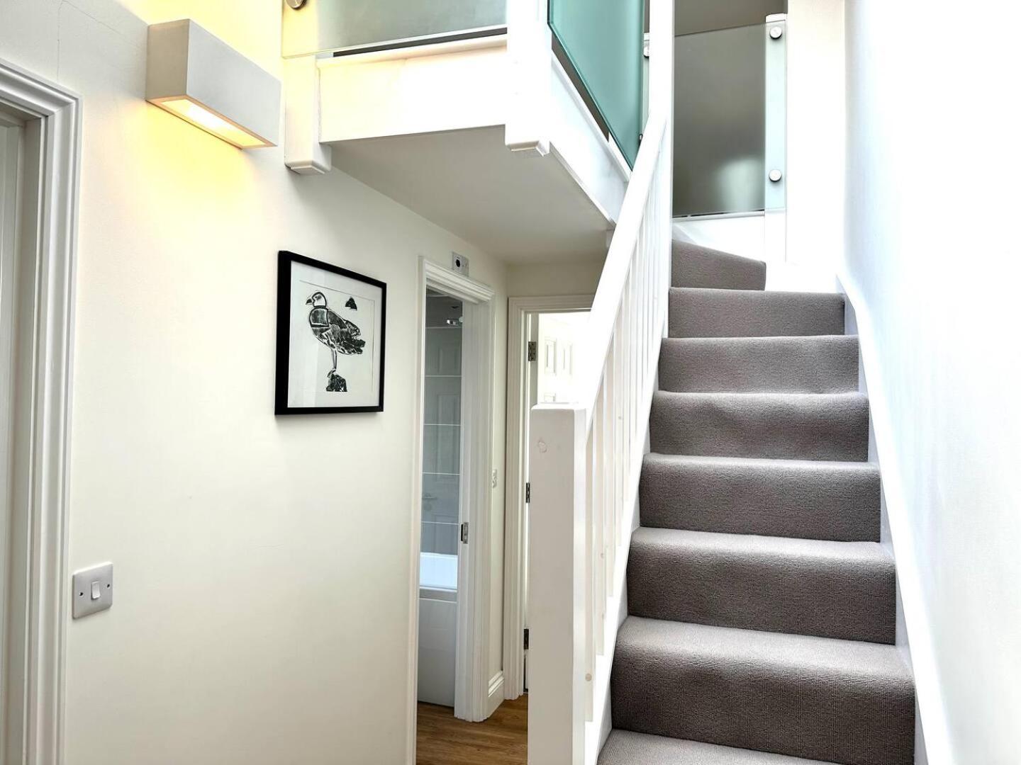Riverside Apartment With Stunning Views & Patio Kingswear