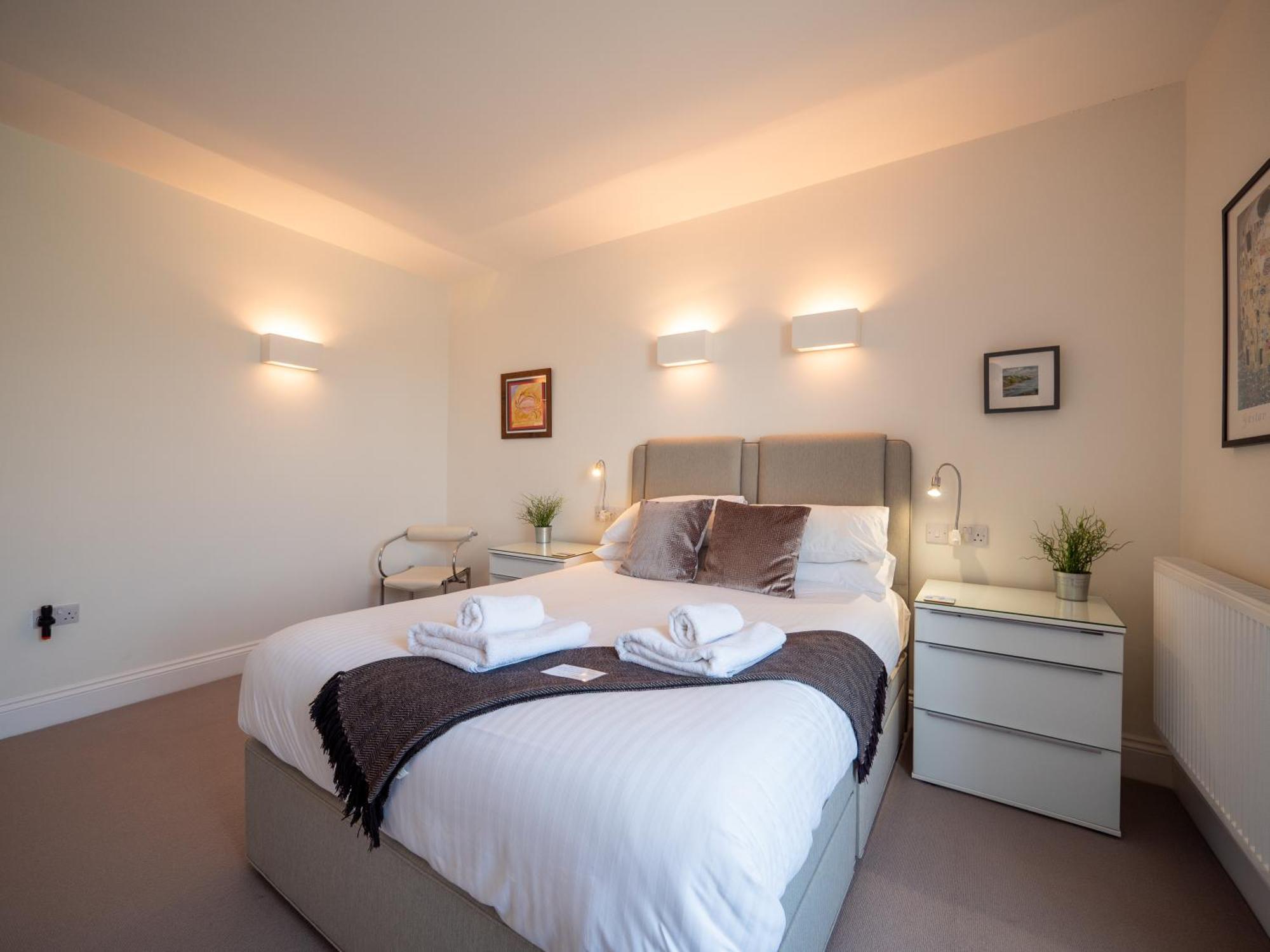 Apartment Riverside Apartment With Stunning Views & Patio Kingswear