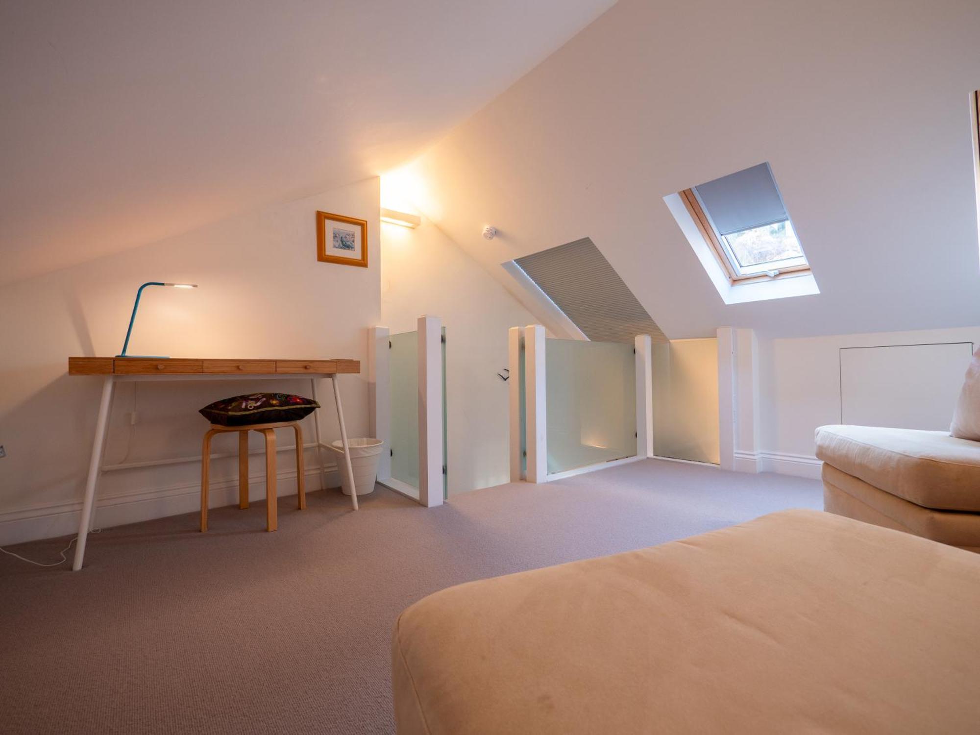Riverside Apartment With Stunning Views & Patio * Kingswear